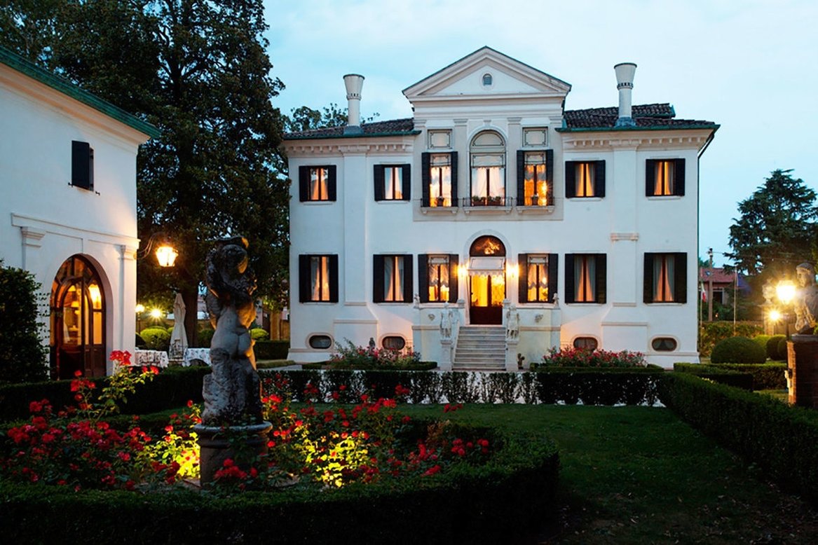 Courtyard of a luxury Italian hotel